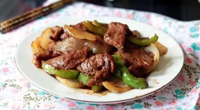 蚝油牛肉用什么肉(蚝油牛肉腌制方法)图2