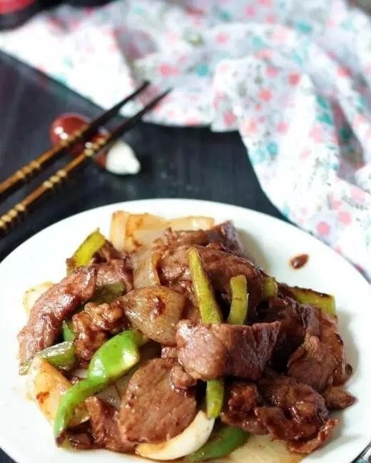 蚝油牛肉用什么肉(蚝油牛肉腌制方法)图3