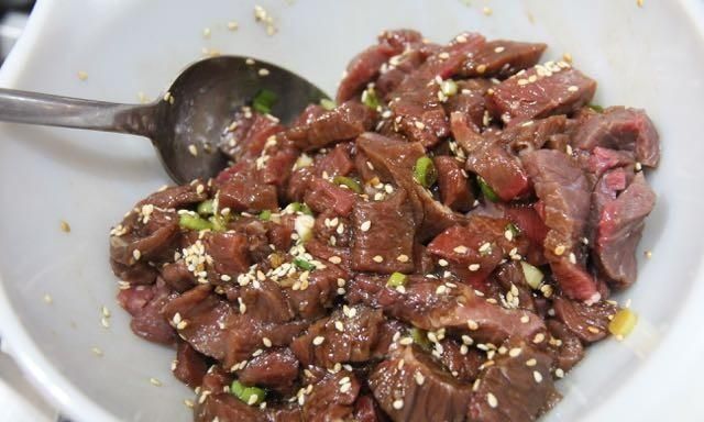 蚝油牛肉用什么肉(蚝油牛肉腌制方法)图8