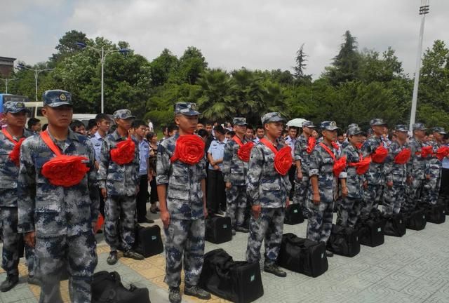 大学生当兵条件，大学生当兵怎么样才会留在部队图4